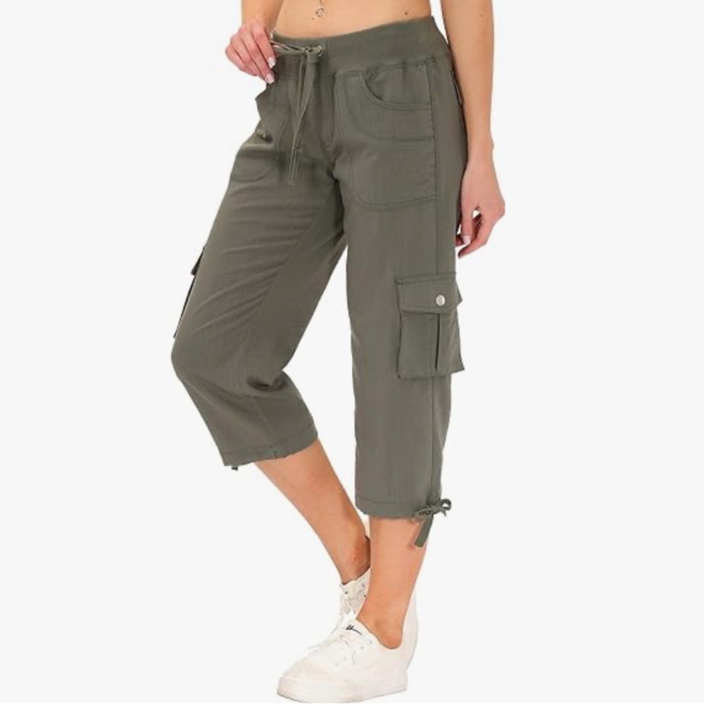 💛 Women’s olive green cargo capri hiking pants - lightweight - Picture 2 of 2